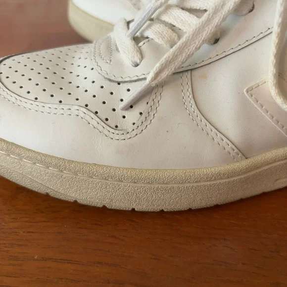 Veja V10 White/Natural lace-up sneakers - EU 40 / US 9 - Picture 6 of 16